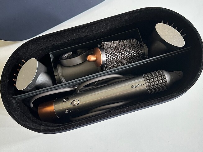 Dyson airwrap