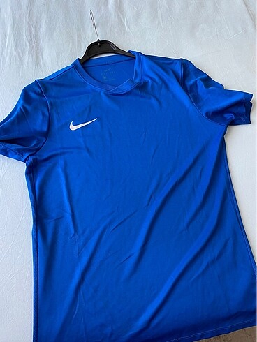 m Beden mavi Renk Orjinal nike tişört
