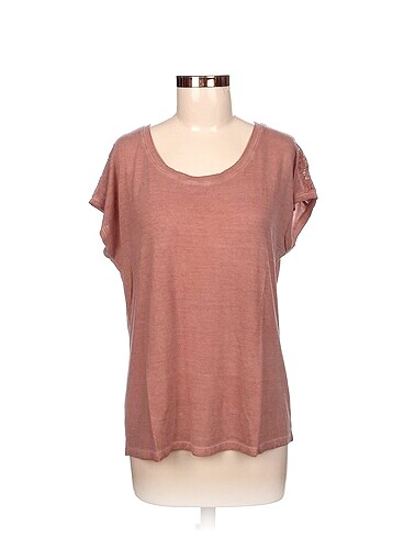 Diğer T-shirt %70 İndirimli.