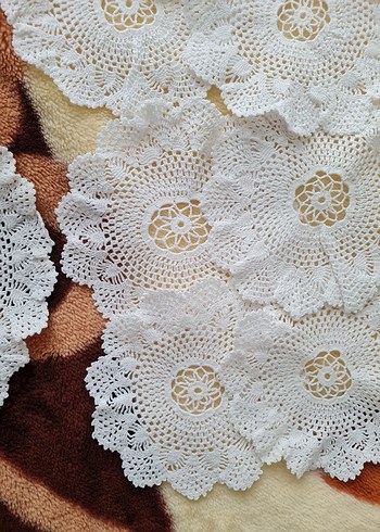 El Yapımı Beyaz Dantel Örtüler - Görsel 3