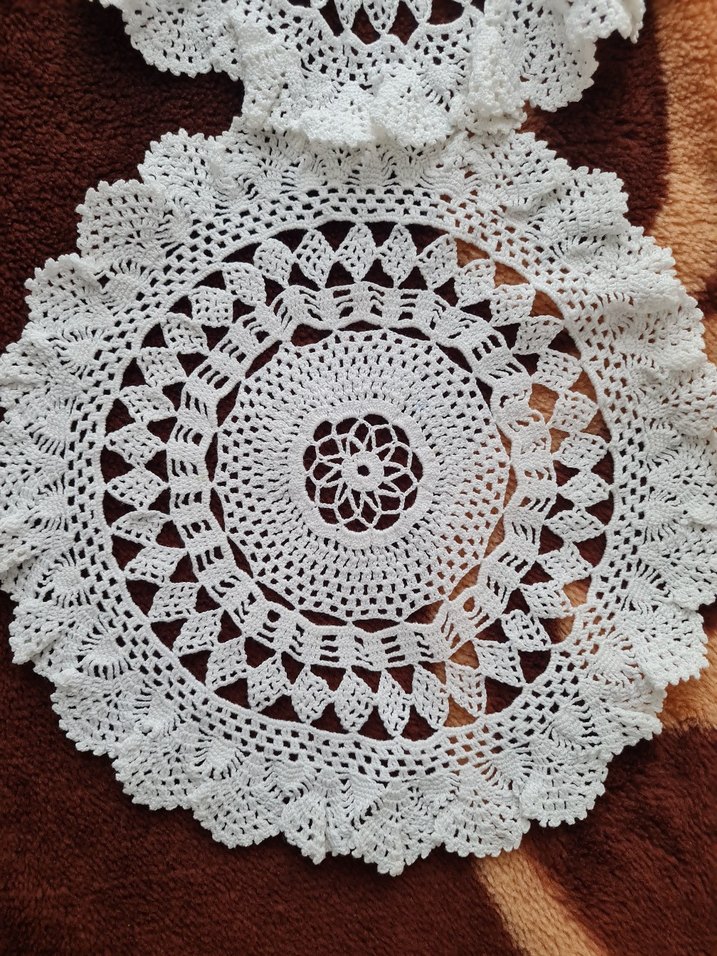 El Yapımı Beyaz Dantel Örtüler - Görsel 2