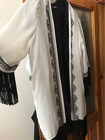 Koton marka püsküllü kimono