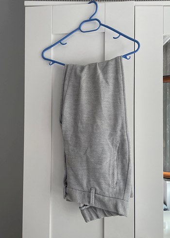 Gri Metal Pantolon Askısı