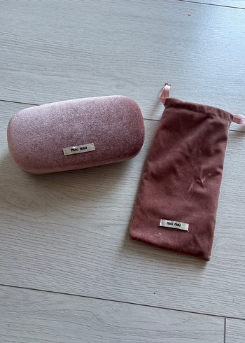 Miu Miu Pembe Süet Gözlük Kutusu