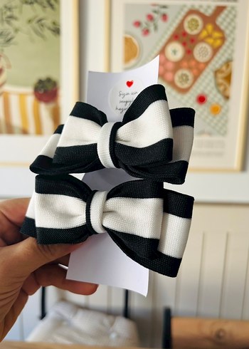 Zebra Desenli Beyaz Fiyonk Toka Seti - Görsel 2