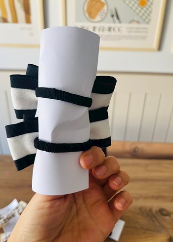 Zebra Desenli Beyaz Fiyonk Toka Seti - Görsel 4