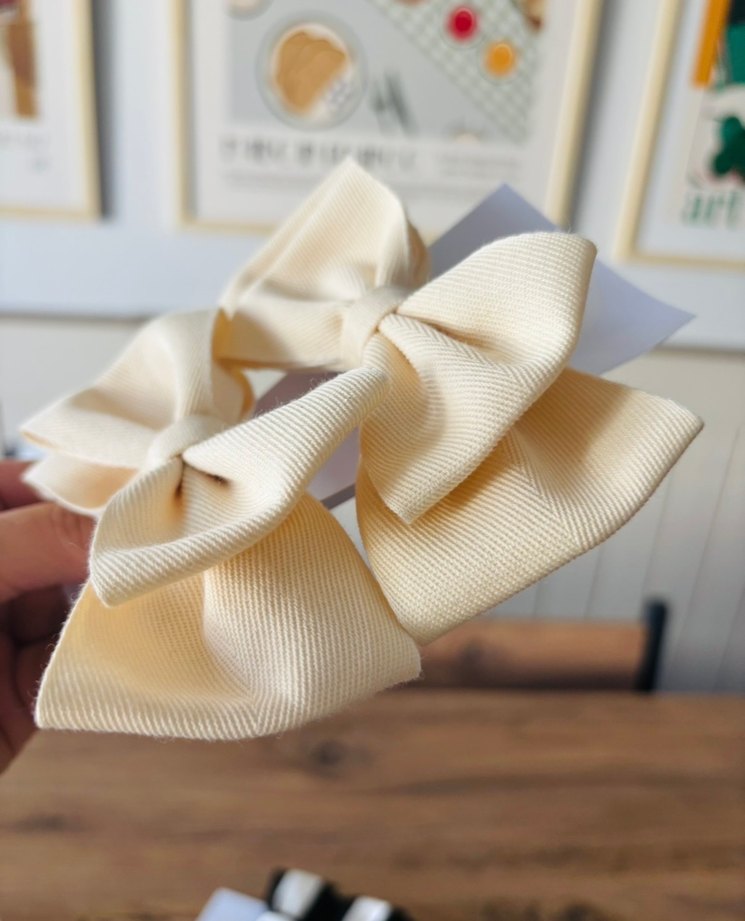 Bej Fiyonk Detaylı Çocuk Toka - Görsel 4