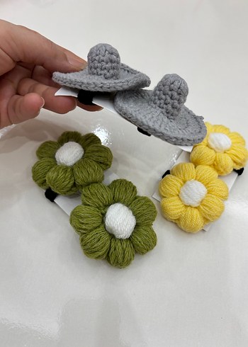 Çiçek Desenli Örgü Çocuk Toka Seti - Görsel 3