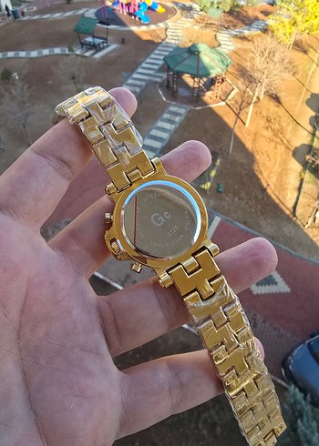 Altın Renkli Kadın Kol Saati - Görsel 4