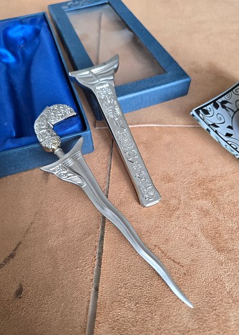 Altın Renkli Parlak Dekoratif Kesici - Görsel 2