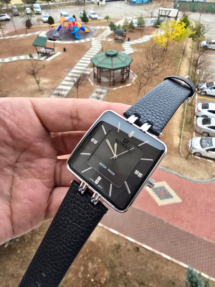 Siyah Kadın Kemerli Modern Saat - Görsel 3