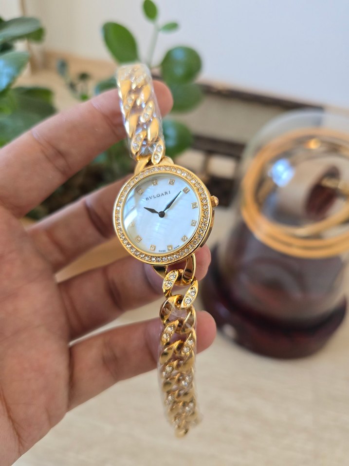 Bvlgari Zincir Detaylı Altın Kadın Kol Saati - Görsel 2