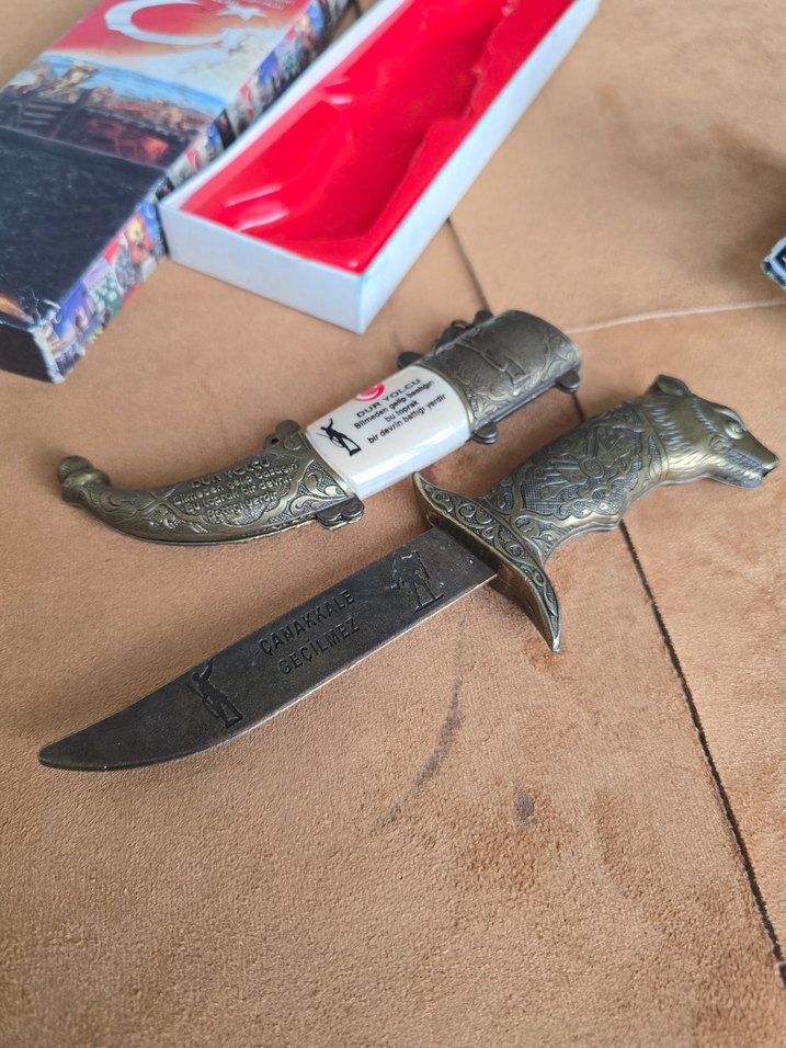 Altın Renk İşlemeli Kılıç Figürlü Bıçak - Görsel 2