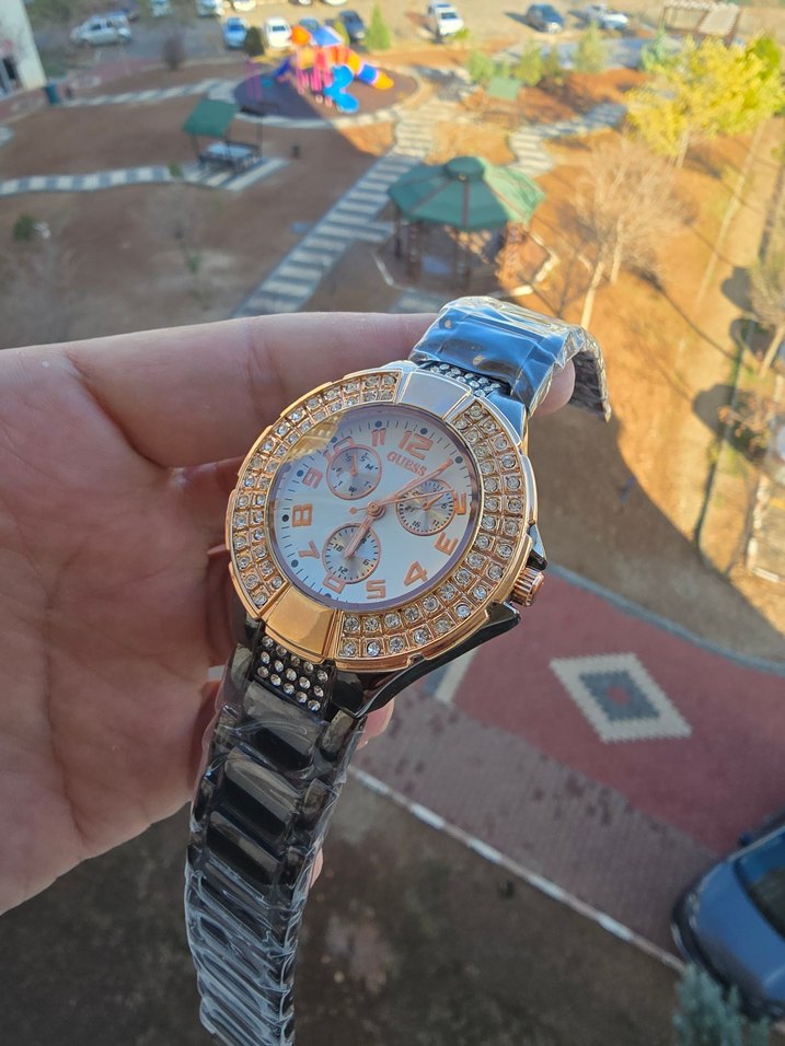 Kadın Renkli Taşlı Altın Saat - Görsel 3