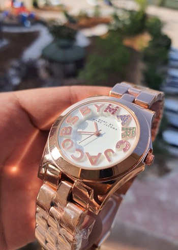 Marc Jacobs Renkli Harf Detaylı Kadın Altın Saat