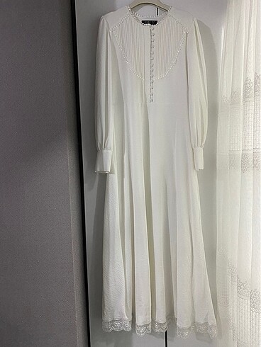 Beyaz tesettür elbise
