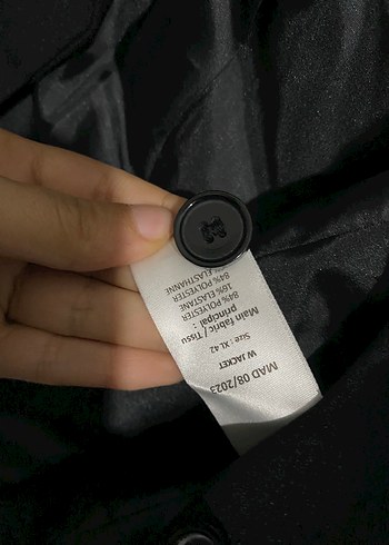 Düğmeli Siyah Midi Tuxedo Ceket - Görsel 3