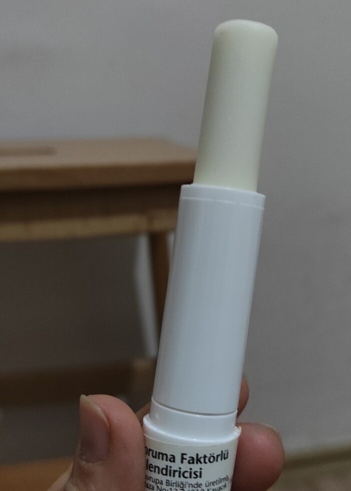 Neutrogena güneş koruma faktörlü dudak nemlendiricisi  Spf20  4, - Görsel 3