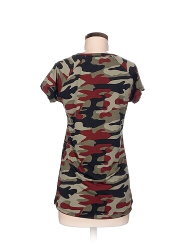 xl Beden Defacto T-shirt %70 İndirimli.