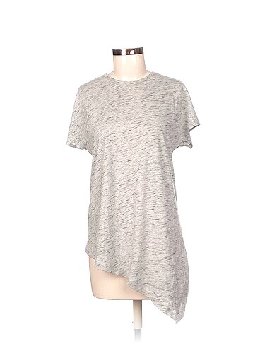 Pull and Bear T-shirt %70 İndirimli.