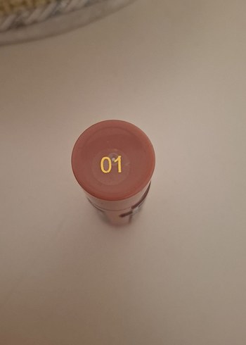 Parlak Bej Renkli Ruj - Görsel 3