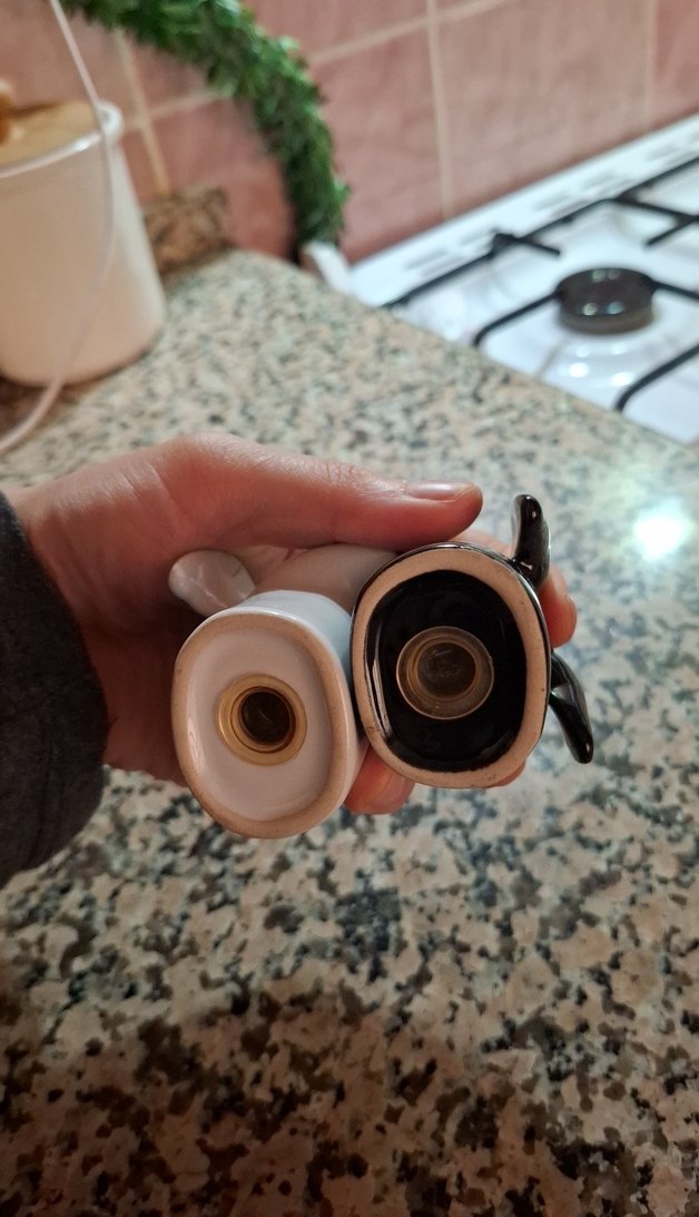 Siyah ve Bej Melek Tuzluk ve Biberlik - Görsel 4