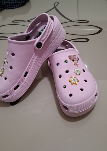 Düğmeli Pembe Nakışlı Kadın Terlik - Görsel 5