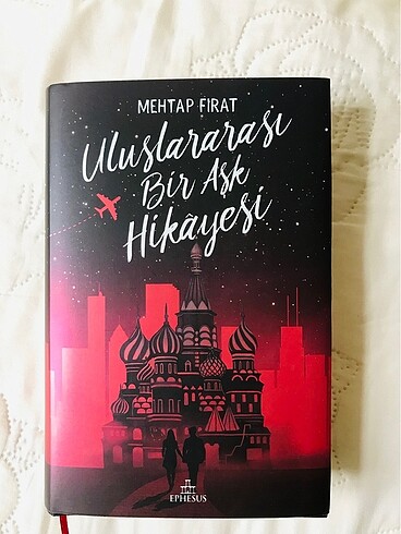 Uluslararası Bir Aşk Hikayesi (Ciltli)