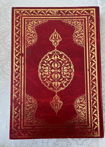 Kırmızı Kapaklı Dini Kitap