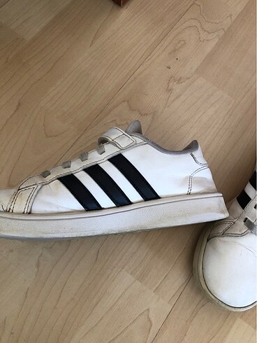 35 Beden Adidas spor ayakkabı?