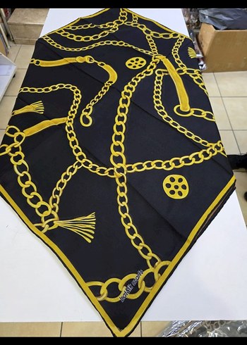 Zincir Detaylı Altın Rengi Kadın eşarp - Görsel 5