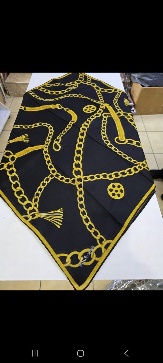 Zincir Detaylı Altın Rengi Kadın eşarp - Görsel 5