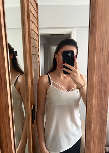 Diğer İnce Askili Minimal Beyaz Bluz