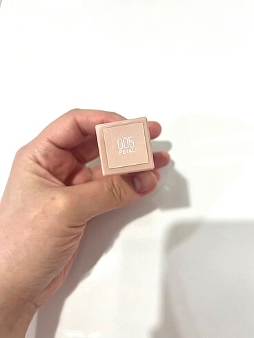 Beden Maybelline lifter gloss 05