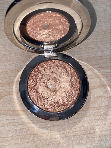  Beden Dior highlighter
