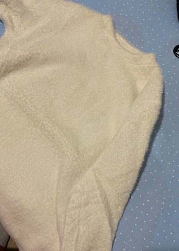 Beyaz Tüylü Kadın kazak - Görsel 3