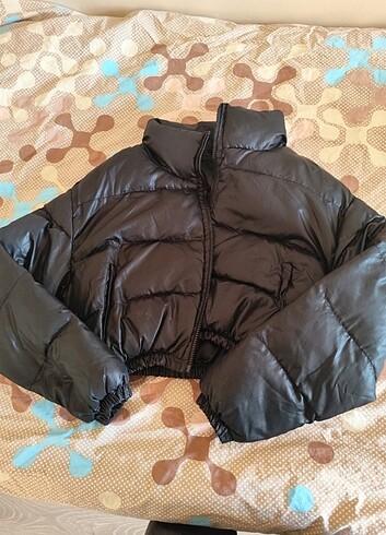 SİYAH ŞİŞME MONT