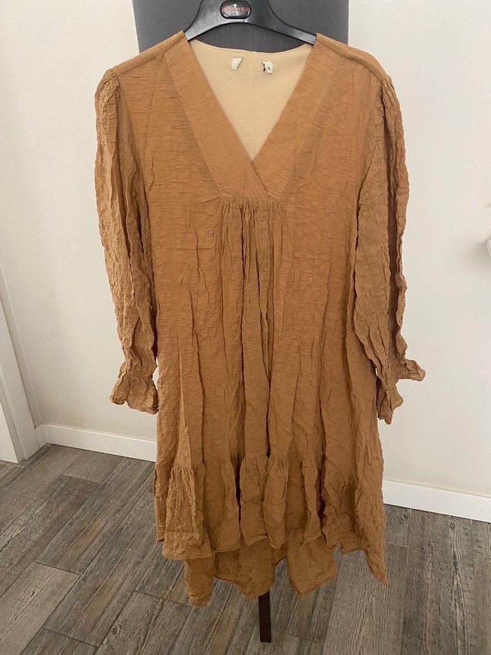 Bej Bol Kesim Elbise - Görsel 4