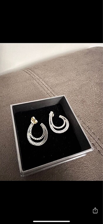 Beden beyaz Renk Swarovski taşlı küpe