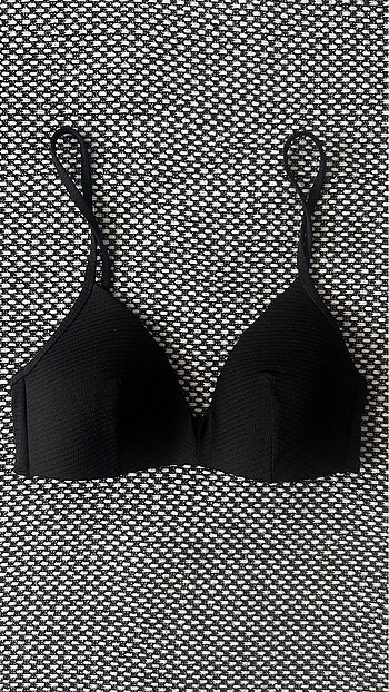 Hm bikini üstü