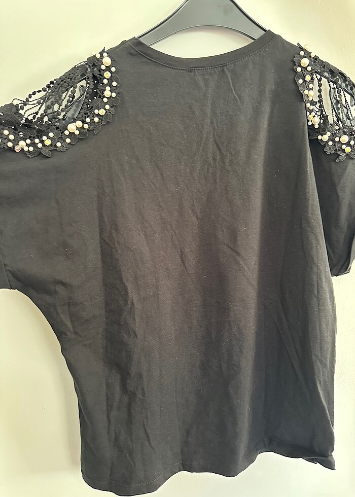 Kolları işlemeli bluz - Görsel 2