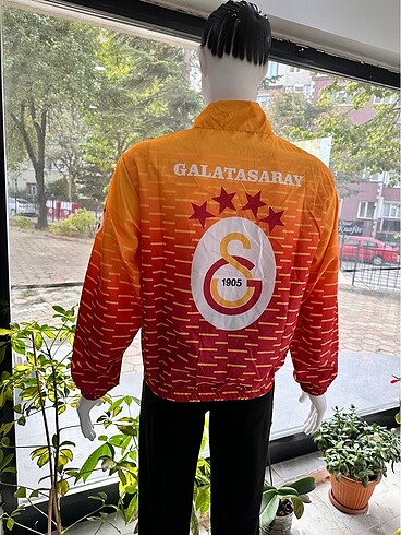 Takımınızın yağmurluğunu üstünüzde taşıyın - Görsel 5