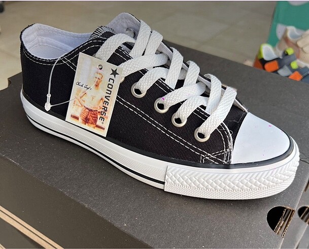 43 Beden Converse sifir hiç giyilmedi