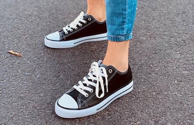 43 Beden siyah Renk Converse sifir hiç giyilmedi