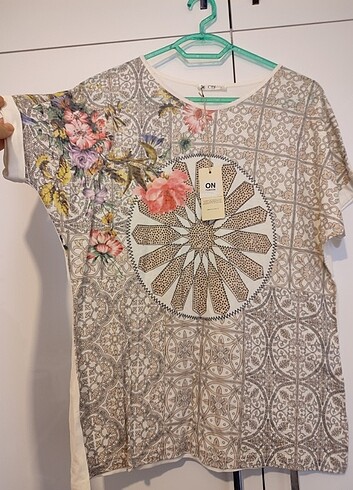 Desenli Yazlık Etiketli Şık Bluz - Görsel 3