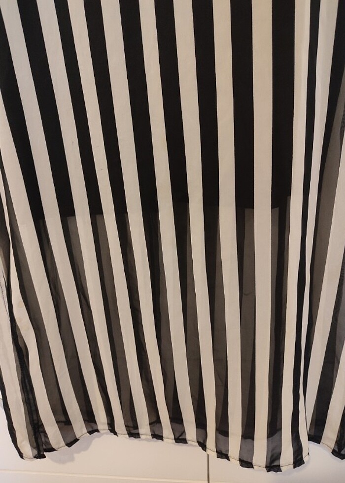 Siyah - Beyaz Tüllü Uzun Şık Elbise  - Görsel 5