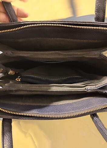 Orta Boy Lacivert Yeni Gibi Çanta - Görsel 5