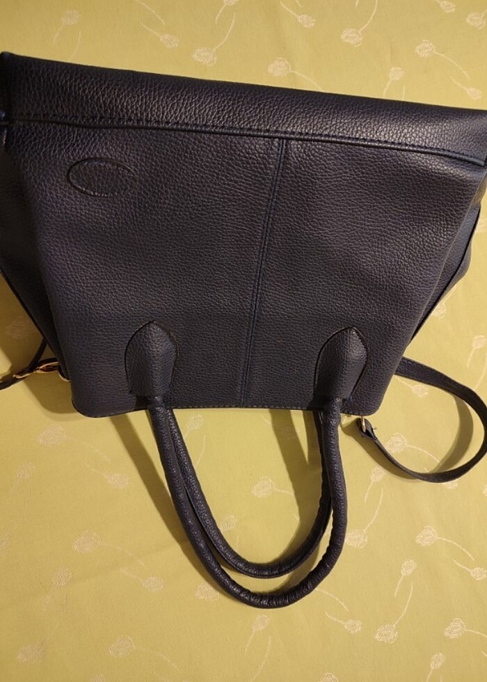 Orta Boy Lacivert Yeni Gibi Çanta - Görsel 3