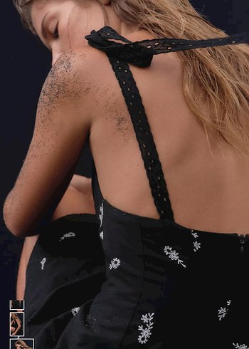 Zara nakışlı elbise - Görsel 3