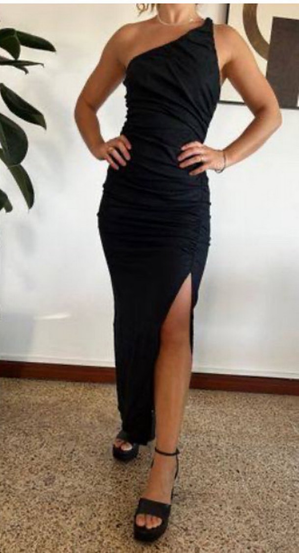 Zara Tek Omuzlu Drapeli Siyah Uzun Elbise - Görsel 4